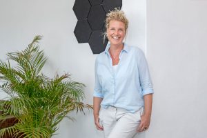 Immobilienmaklerin Nicole Erdmann in Ihrem Büro in Schleswig